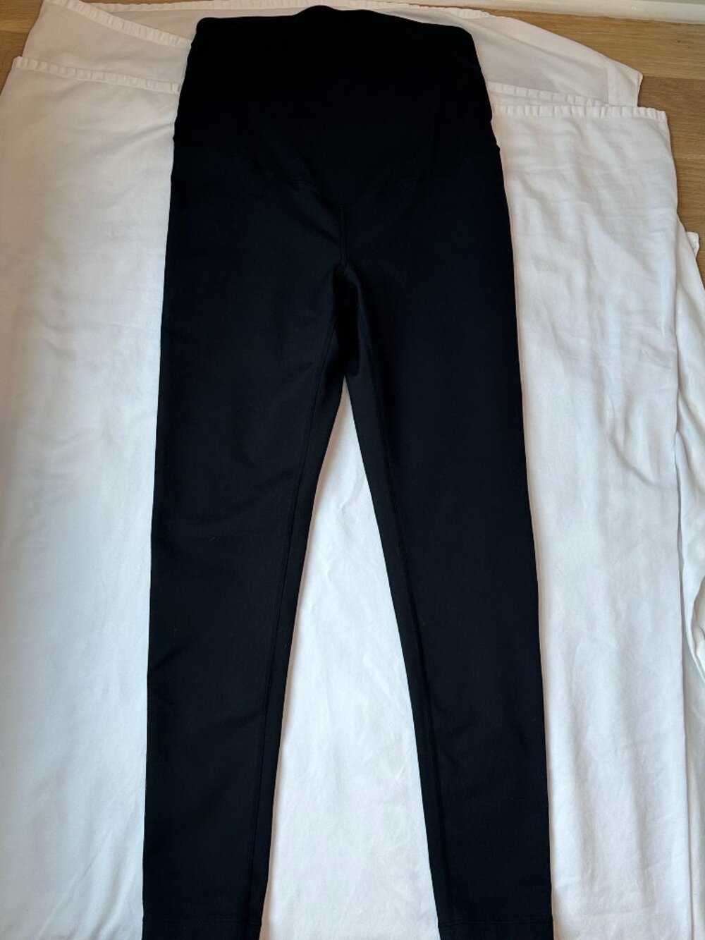 Zella black leggings for early and post-maternity